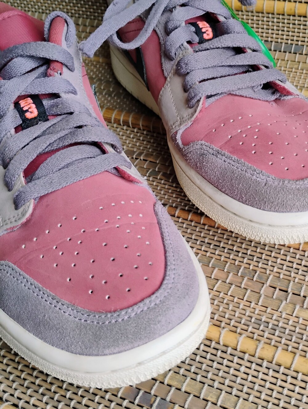 Women's Air Jordan 1 Low Canyon Rust Size 8 - Picture 3 of 13